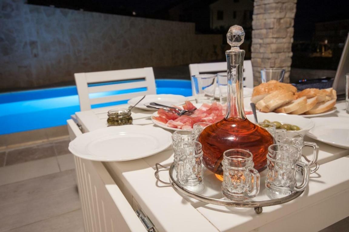 فيلا House Sunny Rock Baska الغرفة الصورة